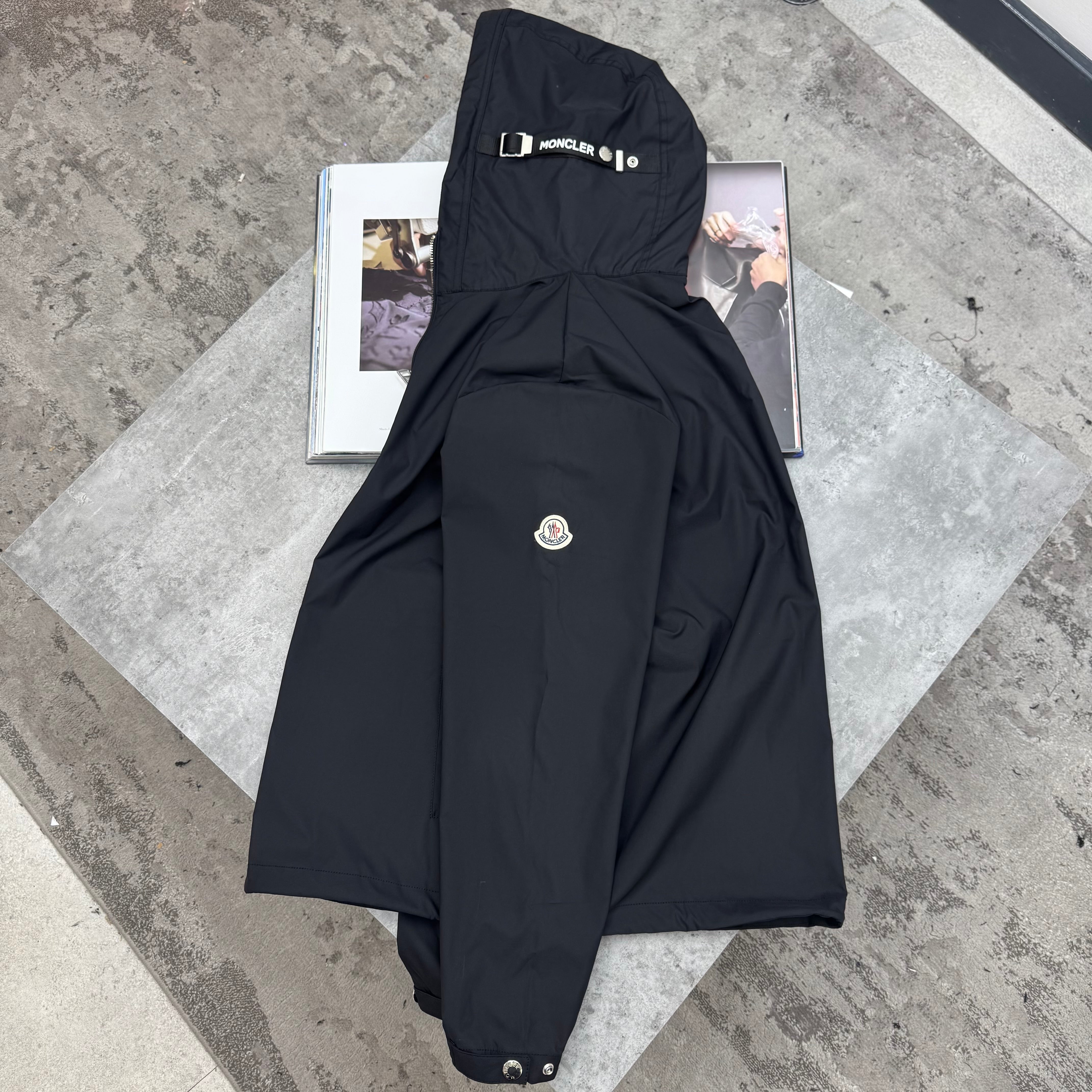MNCLR - WINDBREAKER - BLACK