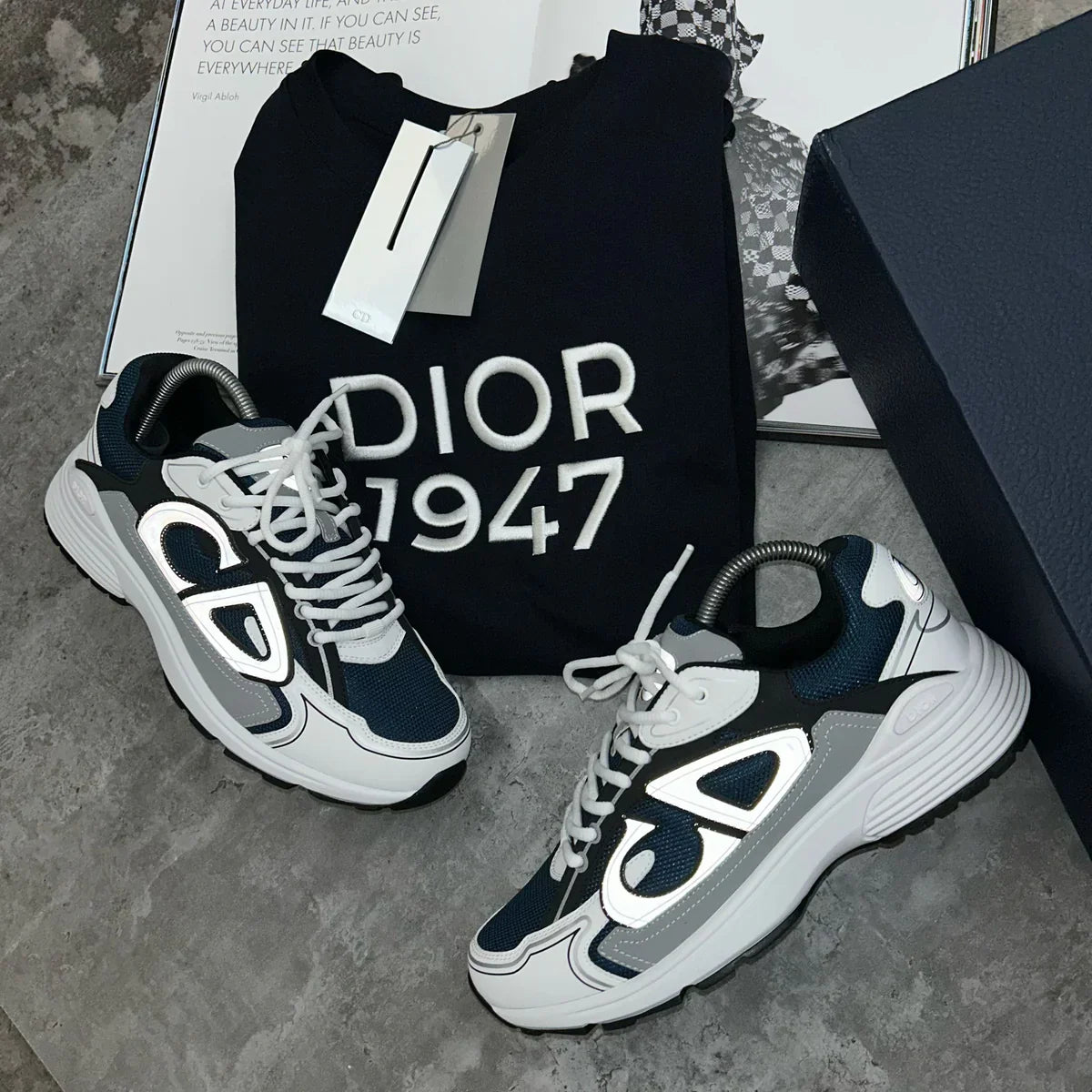 B30 - TRAINERS - WHITE/NAVY