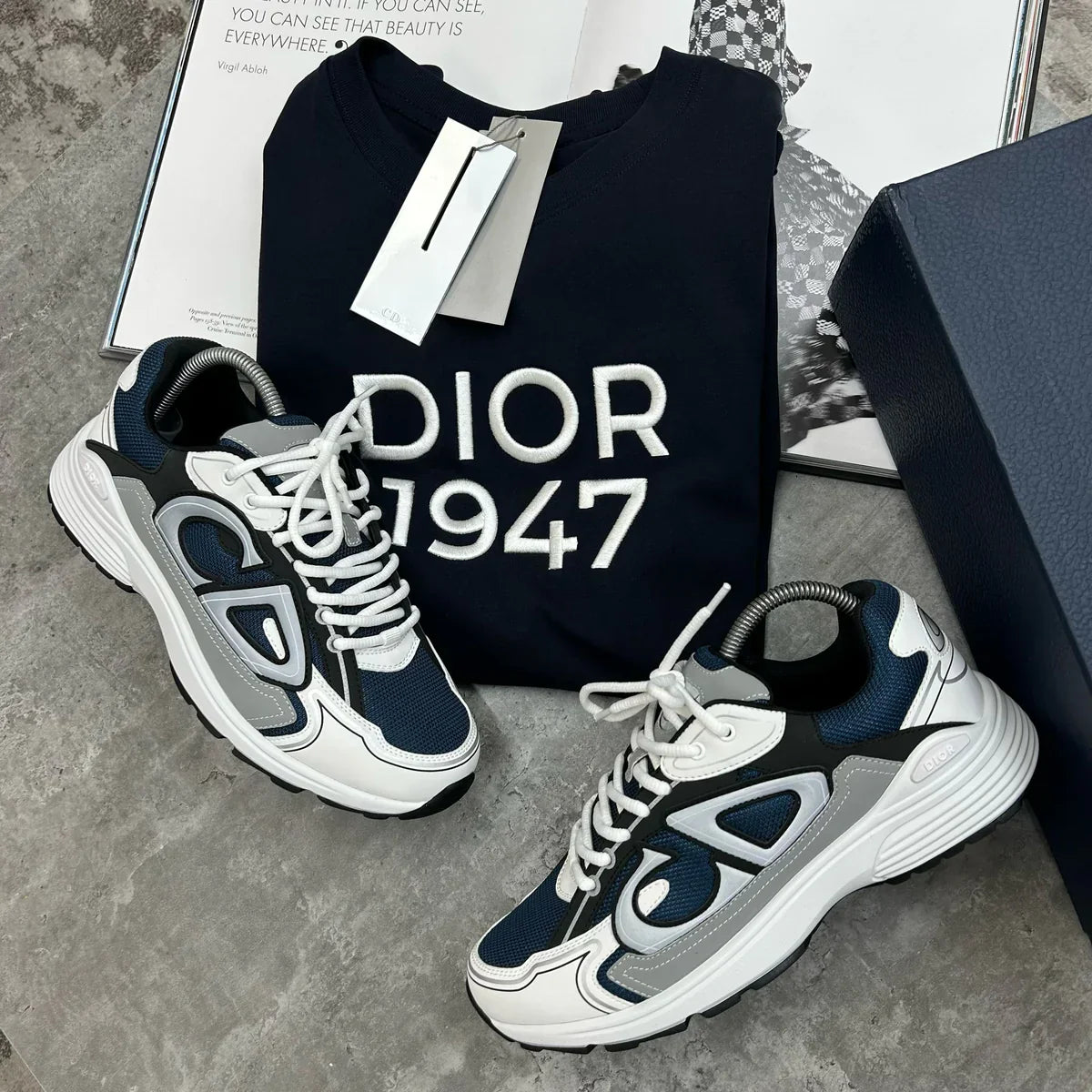 B30 - TRAINERS - WHITE/NAVY