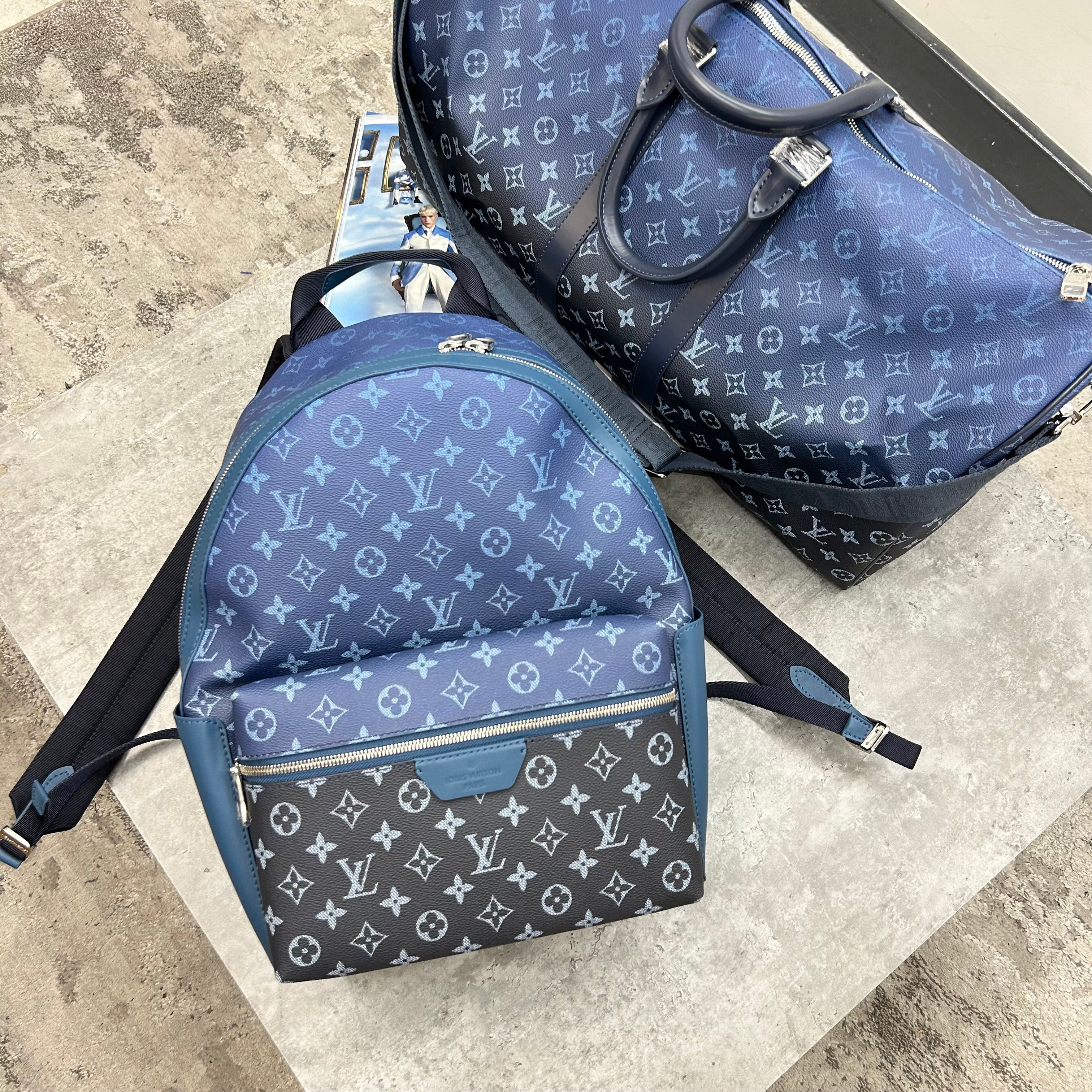 (PRE-ORDER) LVE - DUFFEL BAG - BLACK/BLUE