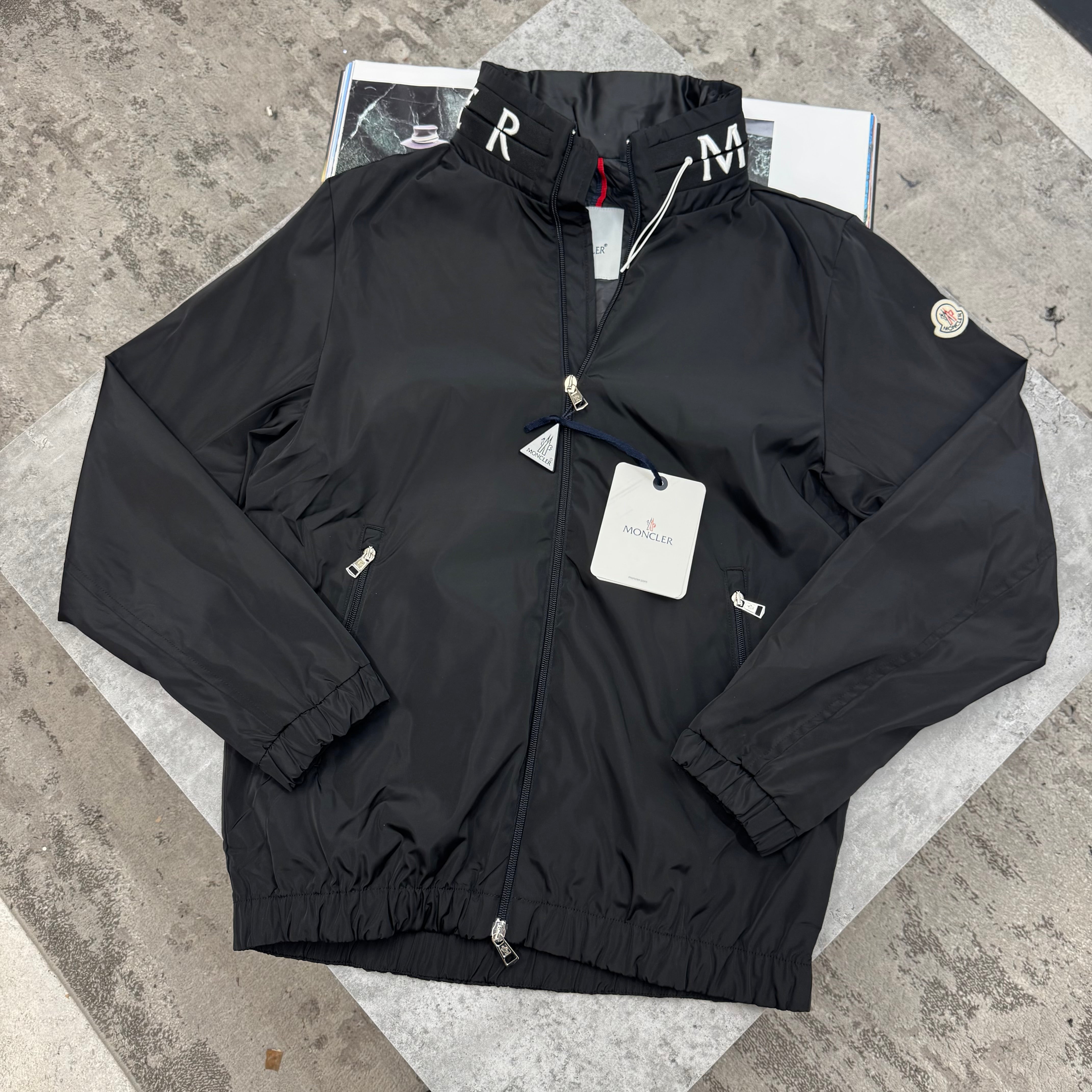 MNCLR - CONCEALED HOOD JACKET - BLACK