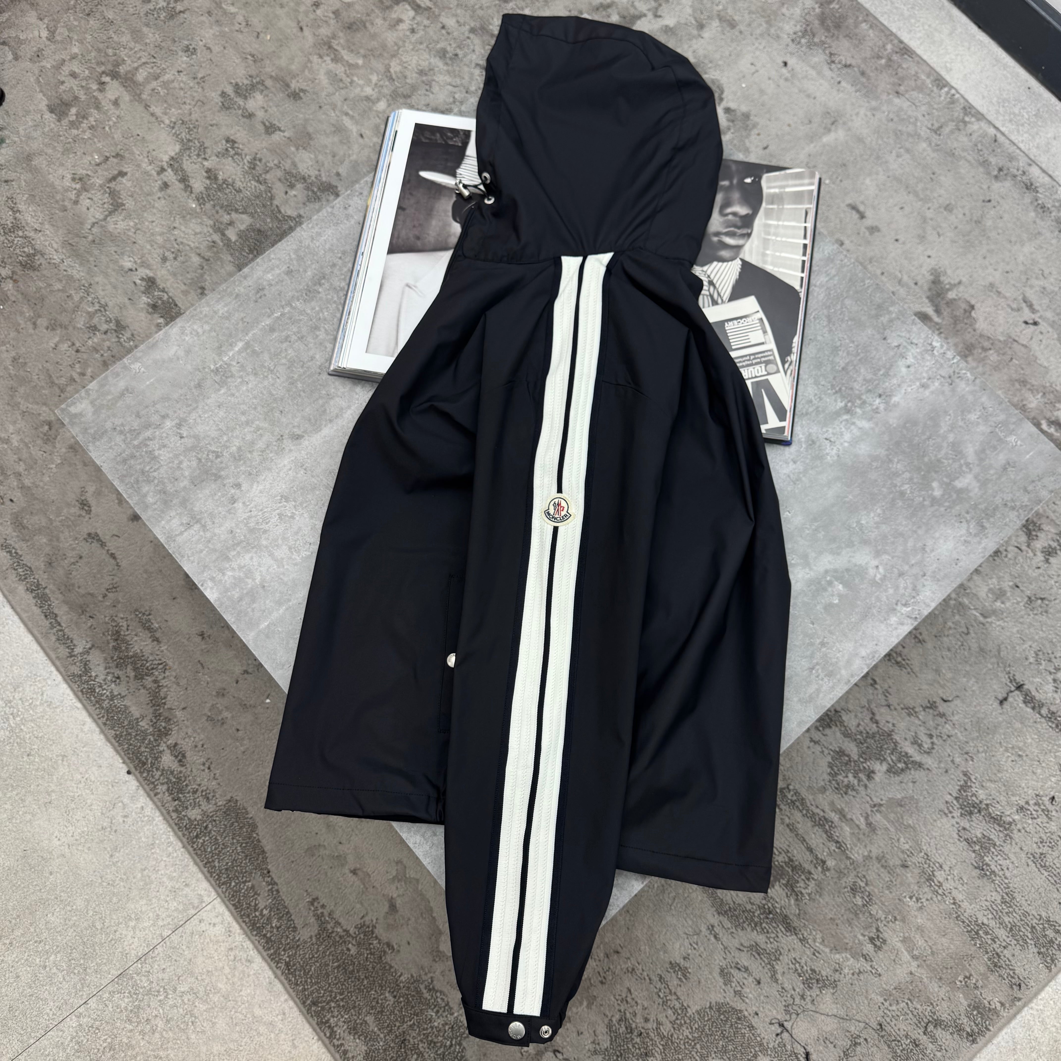 MNCLR - STRIPED WINDBREAKER - BLACK
