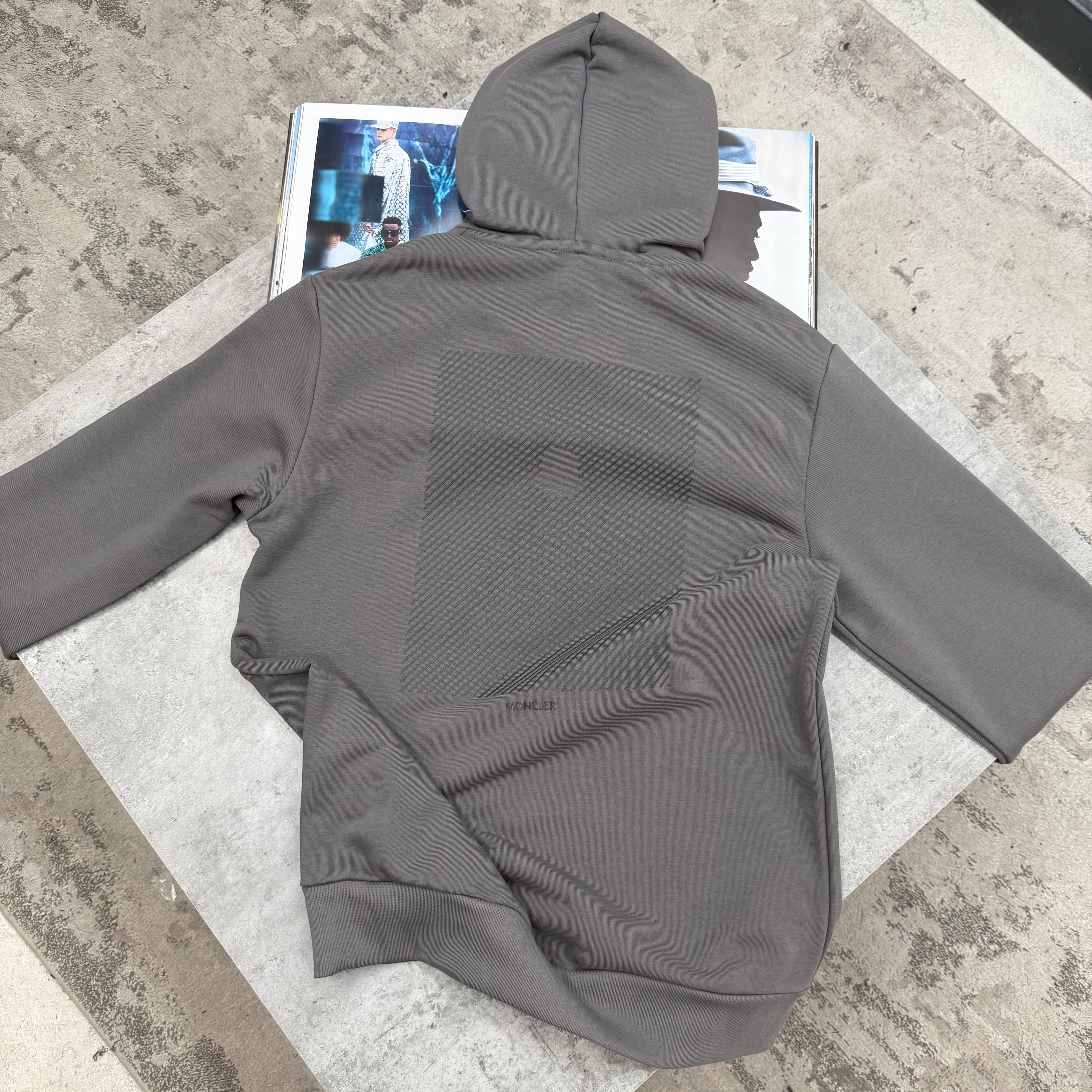 MNCLR - BLACK BADGE HOODIE - CHARCOAL