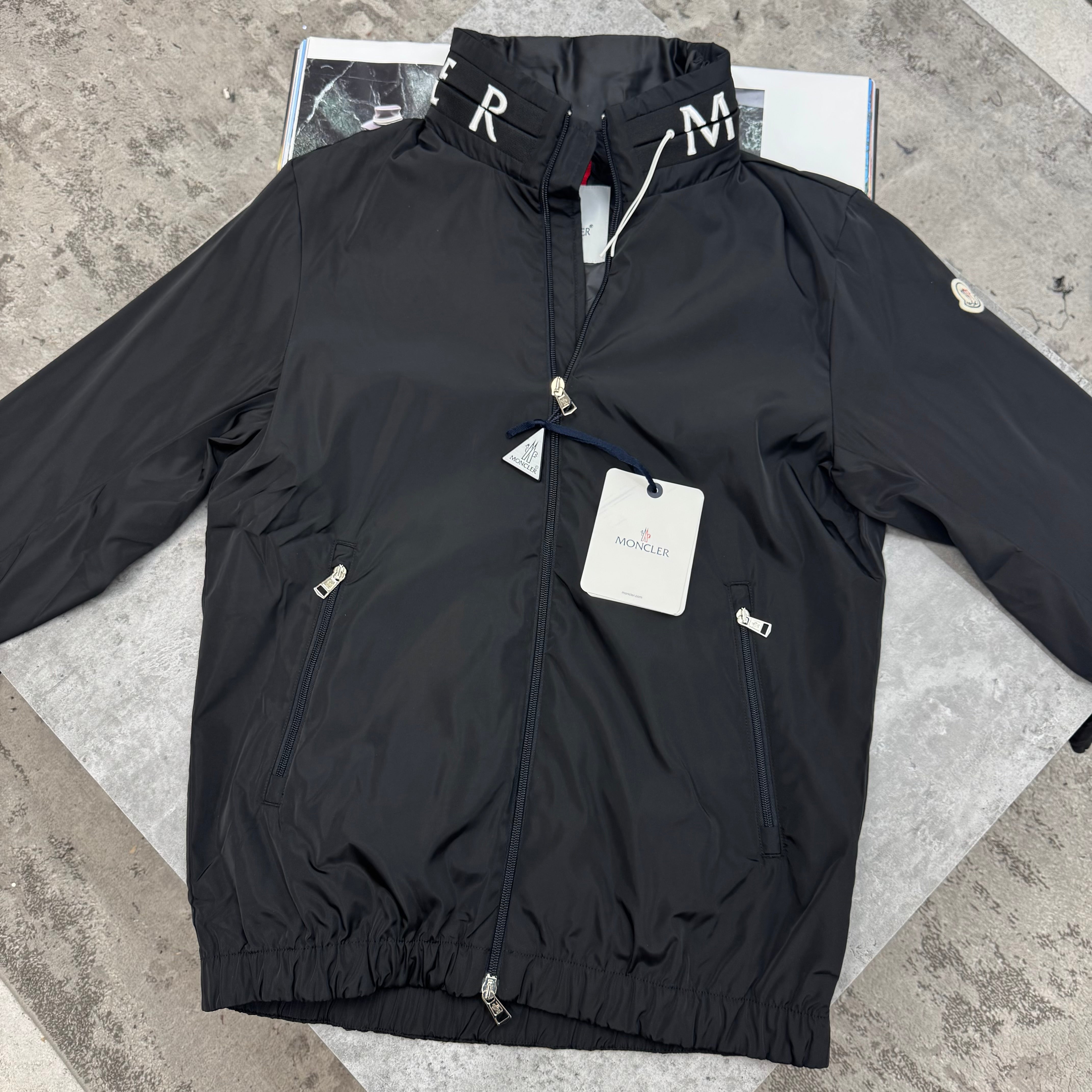 MNCLR - CONCEALED HOOD JACKET - BLACK